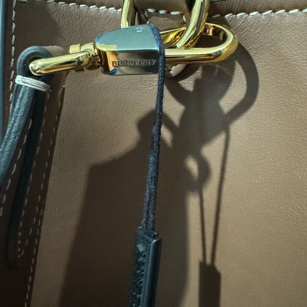 Brand New Burberry Canvas & Leather Tote Bag - Picture 7 of 9